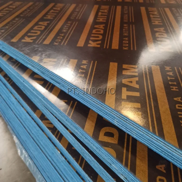 Stok gudang triplek phenolic merk Kuda Hitam PT Indoho Santosa Abadi Semarang